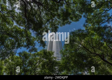 Architettura efficiente e moderna nel quartiere aziendale di Puerto Madero Foto Stock