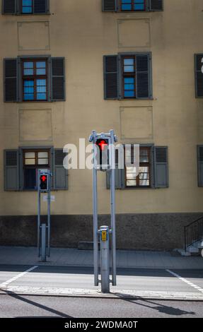 Ampelmannchen (piccolo semaforo) è il simbolo mostrato sui segnali pedonali in Germania Foto Stock