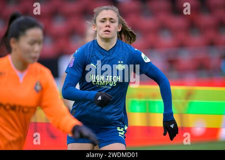 Velsen, Paesi Bassi. 21 gennaio 2024. VELSEN, PAESI BASSI - 21 GENNAIO: Joelle Smits del PSV in azione durante l'Azerion Vrouwen Eredivisie match tra SC Telstar e PSV al 711 Stadion il 21 gennaio 2024 a Velsen, Paesi Bassi. (Foto di Jan Mulder/Orange Pictures) credito: dpa/Alamy Live News Foto Stock