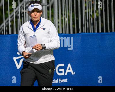 Orlando, Florida, Stati Uniti. 21 gennaio 2024. Alexa Pano cammina sul primo tee per la partita finale dell'Hilton Grand Vacations Tournament of Champions che si tiene al Lake Nona Golf & Country Club di Orlando, Florida. Romeo T Guzman/CSM/Alamy Live News Foto Stock