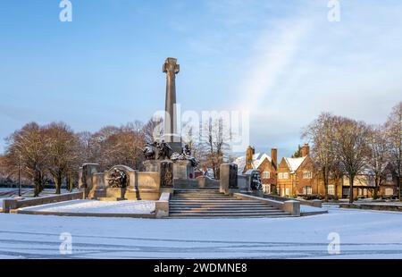 Il Memoriale di guerra, la luce del sole del porto, nella neve Foto Stock