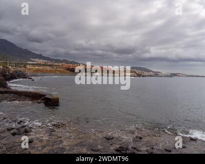 Costa rocciosa di Playa del Duque, Costa Adeje, Teneriffe, Spagna Foto Stock