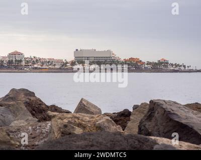 Costa rocciosa di Playa del Duque, Costa Adeje, Teneriffe, Spagna Foto Stock