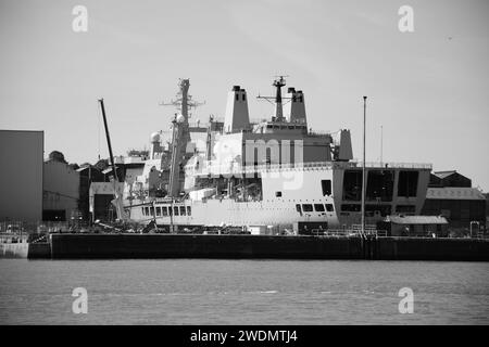 Nave ausiliaria della Royal Fleet Fort Victoria A387 per un raddobbo nel bacino di carenaggio di Birkenhead, agosto 2022 Foto Stock