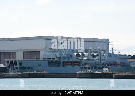 Nave ausiliaria della Royal Fleet Fort Victoria A387 per un raddobbo nel bacino di carenaggio di Birkenhead, agosto 2022 Foto Stock