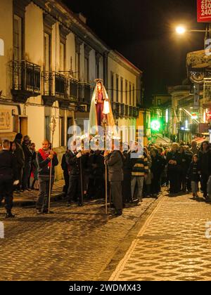 Portogallo, Azzorre, Acores, Ponta Delgada, processione religiosa di strada, stazioni della croce, sabato sera prima di Pasqua, la penitencia, celebrazione di Pasqua Foto Stock