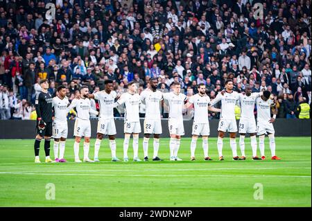 Madrid, Madrid, Spagna. 21 gennaio 2024. Squadra del Real Madrid vista prima della partita di calcio la Liga EA Sports 23/24 tra Real Madrid e Almeria allo stadio Bernabeu di Madrid, Spagna. (Immagine di credito: © Alberto Gardin/ZUMA Press Wire) SOLO USO EDITORIALE! Non per USO commerciale! Crediti: ZUMA Press, Inc./Alamy Live News Foto Stock