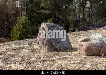 Massi e rocce di varie texture e dimensioni provenienti da Prescott Arizona Foto Stock