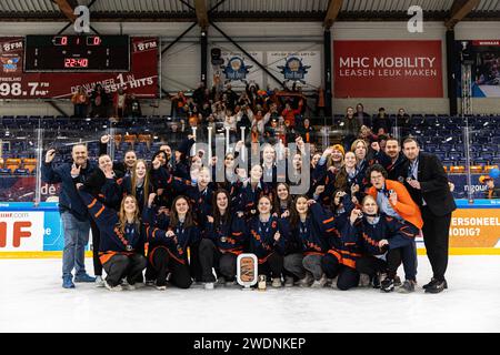 Heerenveen, Paesi Bassi. 21 gennaio 2024. HEERENVEEN, PAESI BASSI - 21 NOVEMBRE: I Paesi Bassi durante il Campionato del mondo femminile U18 a Thialf il 21 gennaio 2024 a Heerenveen, Paesi Bassi (foto di Ricardo Veen/Orange Pictures) credito: Orange Pics BV/Alamy Live News Foto Stock