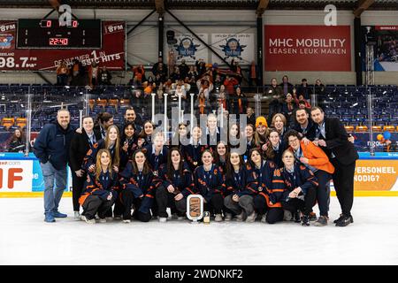 Heerenveen, Paesi Bassi. 21 gennaio 2024. HEERENVEEN, PAESI BASSI - 21 NOVEMBRE: I Paesi Bassi durante il Campionato del mondo femminile U18 a Thialf il 21 gennaio 2024 a Heerenveen, Paesi Bassi (foto di Ricardo Veen/Orange Pictures) credito: Orange Pics BV/Alamy Live News Foto Stock