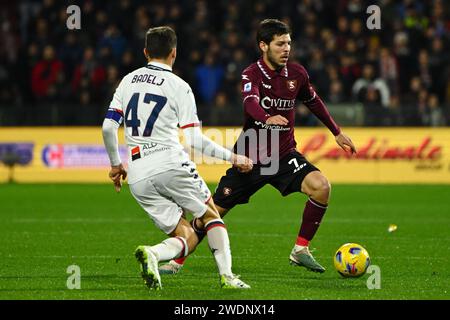 Salerno, Italia. 21 gennaio 2024. Agustín Martegani dell'US Salernitanain in azione durante la partita di serie A TIM tra US Salernitana e Genoa CFC allo Stadio Arechi di Salerno, Italia, il 21 gennaio 2024. Crediti: Nicola Ianuale/Alamy Live News Foto Stock