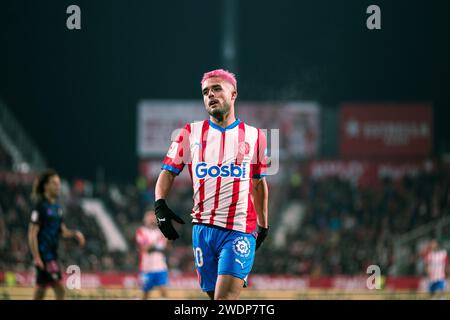 Girona, Spagna. 21 gennaio 2024. Yan Couto di Girona reagisce durante la partita di calcio della Liga tra Girona FC e Sevilla FC a Girona, in Spagna, il 21 gennaio 2024. Crediti: Joan Gosa/Xinhua/Alamy Live News Foto Stock