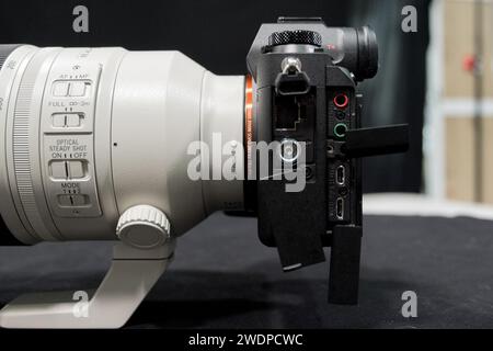 HCMC, VN - gennaio 2024. Fotocamera Mirrorless Sony Alpha A9 Foto Stock