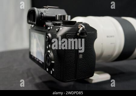 HCMC, VN - gennaio 2024. Fotocamera Mirrorless Sony Alpha A9 Foto Stock