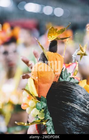 Prove al Sambodromo di Rio de Janeiro della Samba School Mocidade prima del carnevale del 2024 febbraio con una canzone a tema sul famoso frutto Caju Foto Stock