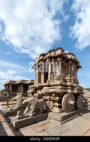 Carro di pietra al tempio Shri Vijaya Vittala, Hampi, Karnataka, India Foto Stock