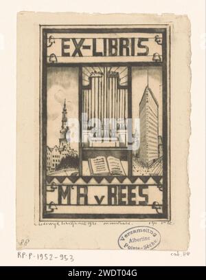 Ex Libris di M.A. van Rees, Lodewijk Schelfhout, 1921 stampa al centro di un organo ecclesiastico e di un libro aperto. A sinistra la torre di una chiesa dietro le case con gradini, a destra il Flatiron Building a New York. organo della chiesa a secco di carta. parti dell'esterno della chiesa e degli annessi: torre. Grattacielo Paesi Bassi. Flatiron Building Foto Stock