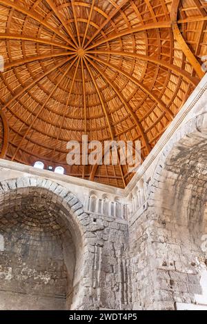 Il Palazzo Omayyade presso la Cittadella di Amman è un sito archeologico nel centro di Amman in Giordania. Verticalmente. Foto Stock