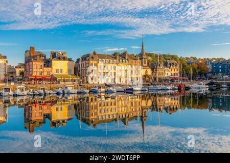 Honfleur Harbour, Honfleur, Normandia, Francia, Europa Foto Stock