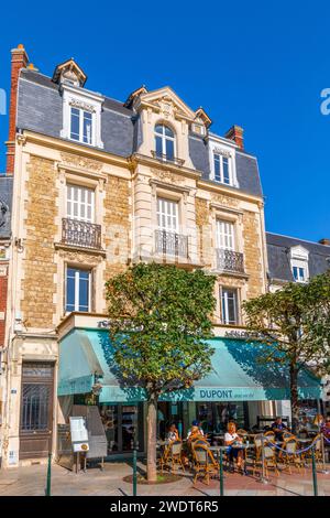 Ristorante a Deauville, Deauville, Normandia, Francia, Europa Foto Stock