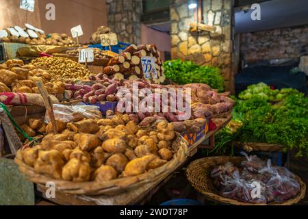 Vista dei prodotti vegetali sul mercato centrale di Port Louis, Port Louis, Mauritius, Oceano Indiano, Africa Foto Stock