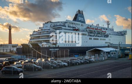 IJmuiden, Paesi Bassi, 19.01.2024, traghetto Princess Seaways per Newcastle dell'operatore danese DFDS attraccato al terminal DFDS di Amsterdam Foto Stock