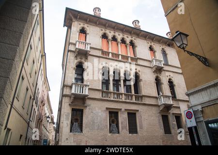 Palazzo da Schio detto Ca' d'oro in corso Andrea Palladio nel centro storico di Vicenza, provincia di Vicenza, Veneto, Italia© Wojciech Strozyk / Alamy Foto Stock