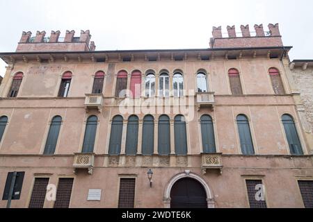 Palazzo Negri de salvi in Piazzetta San Stefano nel centro storico di Vicenza, provincia di Vicenza, Veneto, Italia© Wojciech Strozyk / Alamy Stock Phot Foto Stock