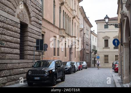 Palazzo Negri de salvi e Palazzo Thiene rinascimentale palladiano del XVI secolo in Piazzetta San Stefano nel centro storico di Vicenza, Provincia di V Foto Stock