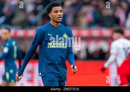 UTRECHT, PAESI BASSI - 21 GENNAIO: Malik Tillman del PSV guarda al match olandese Eredivisie tra FC Utrecht e PSV allo Stadion Galgenwaard il 21 gennaio 2024 a Utrecht, Paesi Bassi. (Foto di Joris Verwijst/Orange Pictures) Foto Stock