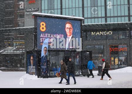 Helsinki, Finlandia. 21 gennaio 2024. Padiglione della campagna elettorale del candidato presidenziale Alexander Stubb, visto lungo la strada. Le elezioni presidenziali in Finlandia si terranno il 28 gennaio 2024. La campagna elettorale dei candidati presidenziali è in pieno svolgimento. Credito: SOPA Images Limited/Alamy Live News Foto Stock