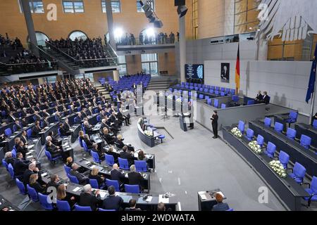 Staatsakt fuer Wolfgang Schaeuble im Deutschen Bundestag CDU Vorsitzender Friedrich Merz bei seiner Rede beim Trauerstaatsakt fuer den verstorbenen Praesidenten des Deutschen Bundestages a. D., Wolfgang Schaeuble Berlin Berlin Deutschland *** cerimonia di Stato per Wolfgang Schaeuble nel presidente tedesco del Bundestag CDU Friedrich Merz durante il suo discorso alla cerimonia funebre per il defunto presidente del Bundestag tedesco ret., Wolfgang Schaeuble Berlin Berlin Germany Foto Stock