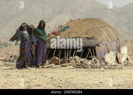 Gli abitanti del deserto del Danakil (o deserto dell'Afar), un deserto nel nord-est dell'Etiopia, nel sud dell'Eritrea e nel nord-ovest del Gibuti. Situato Foto Stock