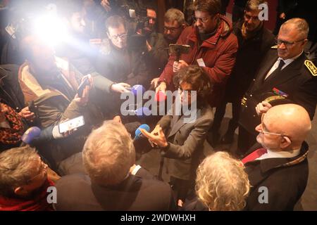 Nontron, Francia. 22 gennaio 2024. © PHOTOPQR/sud OUEST/Stéphane Klein/Sud Ouest ; Nontron ; 22/01/2024 ; visite de Rachida dati, ministre de la culture, à Nontron le 22 janvier 2024. Conférence de presse dans le cinéma de Nontron. Nonotron, Francia, 22 gennaio 2024 l'ex ministro Sarkozy Rachida dati ha nominato qui il nuovo ministro della cultura durante una visita nella Francia sud-occidentale credito: MAXPPP/Alamy Live News Foto Stock