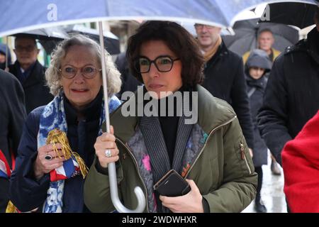 Nontron, Francia. 22 gennaio 2024. © PHOTOPQR/sud OUEST/Stéphane Klein/Sud Ouest ; Nontron ; 22/01/2024 ; visite de Rachida dati, ministre de la culture, à Nontron le 22 janvier 2024. Avec Nadine Herman-Bancaud, maire de Nontron Nonotron, Francia, 22 gennaio 2024 l'ex ministro Sarkozy Rachida dati ha nominato qui un nuovo ministro della cultura durante una visita nella Francia sud-occidentale credito: MAXPPP/Alamy Live News Foto Stock