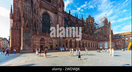 Cathédrale Notre-Dame de Strasbourg di Strasburgo in Francia Foto Stock