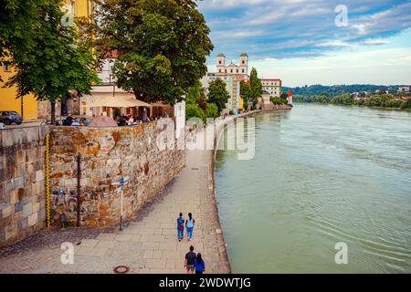 Inn Quay a Passau, Baviera, Germania Foto Stock