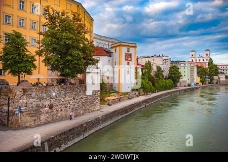 Inn Quay a Passau, Baviera, Germania Foto Stock