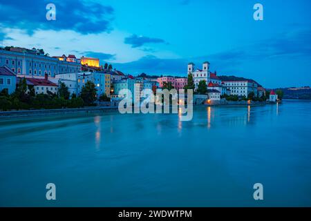 Inn Quay a Passau, Baviera, Germania Foto Stock