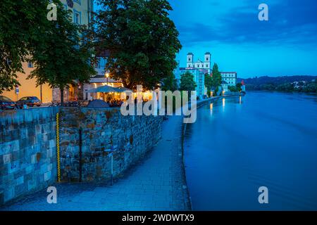 Inn Quay a Passau, Baviera, Germania Foto Stock