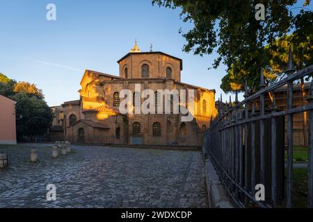 Basilica di San vitale al mattino, uno dei più importanti esempi di arte bizantina paleocristiana in Europa, costruita nel 547, Ravenna, Italia Foto Stock