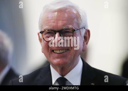 Berlino, Deutschland, 22.01.2024: Deutscher Bundestag: Trauerakt für Wolfgang Schäuble: Hans-Gert Pöttering, CDU, ehemaliger Präsident des Europäischen Parlamentes. *** Berlino, Germania, 22 01 2024 Bundestag tedesco atto di lutto per Wolfgang Schäuble Hans Gert Pöttering, CDU, ex presidente del Parlamento europeo Copyright: XdtsxNachrichtenagenturx dts 29346 Foto Stock