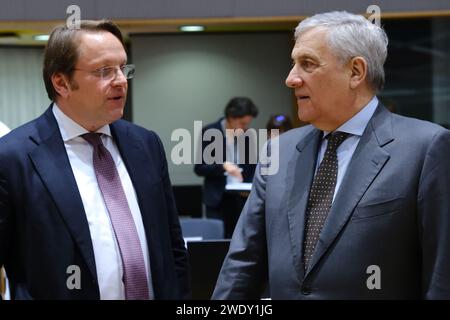 Bruxelles, Belgio. 22 gennaio 2024. Antonio Tajani, ministro degli Esteri arriva per una riunione del Consiglio affari Esteri (FAC) presso la sede dell'UE a Bruxelles, in Belgio il 22 gennaio 2024 credito: ALEXANDROS MICHAILIDIS/Alamy Live News Foto Stock