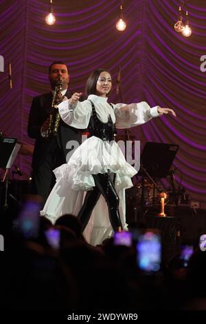 ISTANBUL, TURKIYE - 12 MAGGIO 2023: Concerto del cantante turco Zeynep Bastik a Istanbul Foto Stock