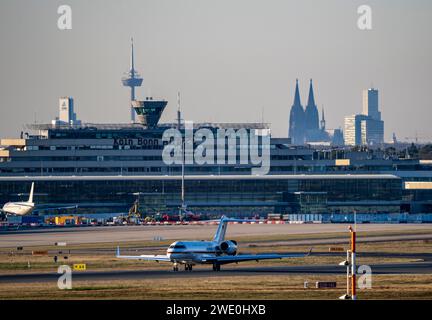 Bombardier BD-700 Global Express, 14+03, aereo dell'Aeronautica militare tedesca, BMVG, atterraggio all'aeroporto di Colonia-Bonn, NRW, Germania Foto Stock