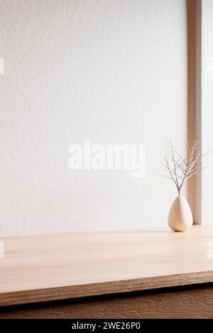 Uno sfondo ricco di ombreggiature che è possibile utilizzare nei progetti. Pareti strutturate e podio con luce del sole che splende. Foto Stock