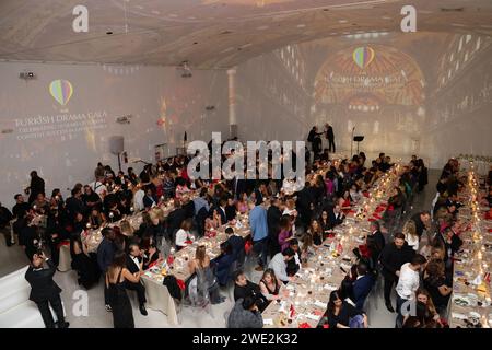 Miami, Stati Uniti d'America. 22 gennaio 2024. MIAI BEACH, FL- 22 gennaio: Atmosfera durante il Gala del dramma turco celebrato il 22 gennaio 2024 a Miami Beach, Florida. (Foto di Alberto E. Tamargo/Sipa USA) credito: SIPA USA/Alamy Live News Foto Stock