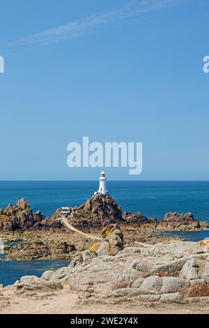 Faro di la Corbiere (1874), Corbiere Point, Jersey, Isole del Canale Foto Stock