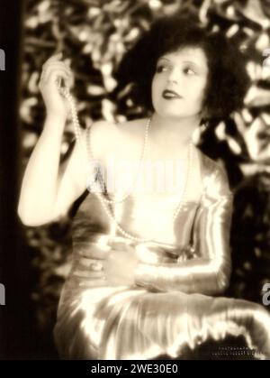 Clara Bow di Eugene Robert Richee (Paramount, fine anni '1920) Foto Stock