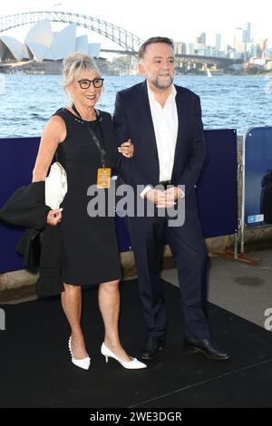 Sydney, Australia. 23 gennaio 2024. TBC arriva sul Red carpet per la Sydney Premiere di Force of Nature: The Dry 2 al Westpac OpenAir Sydney, Mrs Macquaries Point Royal Botanic Garden di Sydney. Crediti: Richard Milnes/Alamy Live News Foto Stock